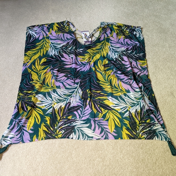 Paradises Beach club Other - Nwt Paradises Beach club bamboo design cover up top